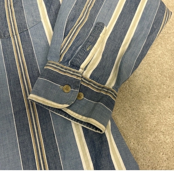 Dockers Men's Blue and White Striped Casual Shirt - Picture 4 of 10